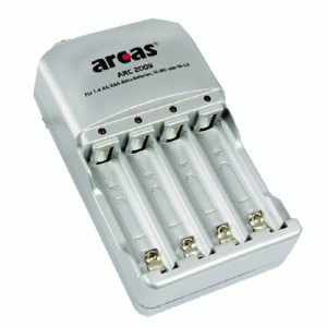 Chargeur d'accus livré avec 4 accus R06 2700mA -